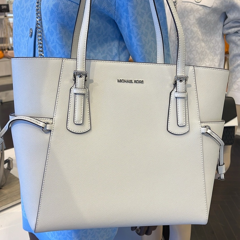 MICHAEL KORS Voyager Larg Saffiano Leather EW Tote Shoulder Bag
Optic White 
NWT - Picture 10 of 16